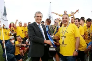 ΒΙΝΤΕΟΣ/ΦΩΤΟΣ - "Μεθυσμένοι" από χαρά στην απονομή!