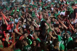 Στο "Ηλίας Πούλλος" και ΑΠΟΘΕΩΣΗ για τους Πρωταθλητές! (ΦΩΤΟΣ/ΒΙΝΤΕΟ)