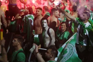 Στο "Ηλίας Πούλλος" και ΑΠΟΘΕΩΣΗ για τους Πρωταθλητές! (ΦΩΤΟΣ/ΒΙΝΤΕΟ)