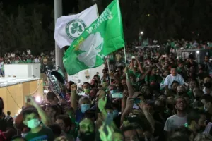 Στο "Ηλίας Πούλλος" και ΑΠΟΘΕΩΣΗ για τους Πρωταθλητές! (ΦΩΤΟΣ/ΒΙΝΤΕΟ)