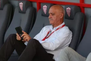 Η Δόξα έριξε 4 γκολ στη Νέα Σαλαμίνα και την έστειλε στη Β΄ Κατηγορία! (φώτος)