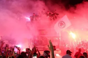 Στο "Ηλίας Πούλλος" και ΑΠΟΘΕΩΣΗ για τους Πρωταθλητές! (ΦΩΤΟΣ/ΒΙΝΤΕΟ)