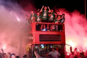 Στο "Ηλίας Πούλλος" και ΑΠΟΘΕΩΣΗ για τους Πρωταθλητές! (ΦΩΤΟΣ/ΒΙΝΤΕΟ)