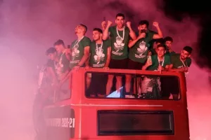 Στο "Ηλίας Πούλλος" και ΑΠΟΘΕΩΣΗ για τους Πρωταθλητές! (ΦΩΤΟΣ/ΒΙΝΤΕΟ)
