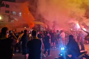 Ξέφρενο πάρτι για το Ευρωπαϊκό! (βίντεο) 