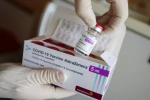 Όσοι έβαλαν AstraZeneca δεν θα βάλουν 2η δόση; Ενημέρωση