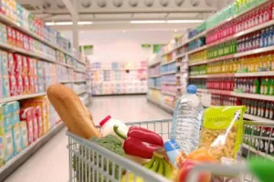 Coronapass: Τι ισχύει για υπεραγορές, φούρνους, περίπτερα