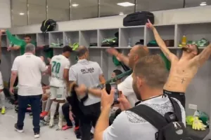 "Ομόνοια Αιώνια" στ΄αποδυτήρια! 