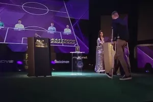 Μηνάς με πατερίτσες: "Μου δίνει θάρρος και δύναμη να επανέλθω"