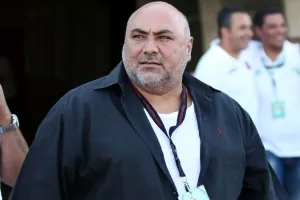 Φανιέρος/Κίνηση