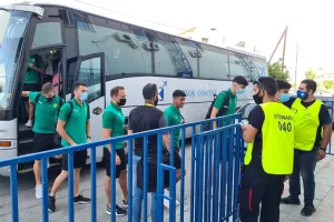 Φώτος/Στο γήπεδο η ΑΕΚ