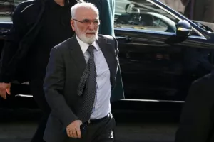 Σαββίδης: «Δώστε τα όλα, να με περιμένει ο Βιεϊρίνια με το Κύπελλο»
