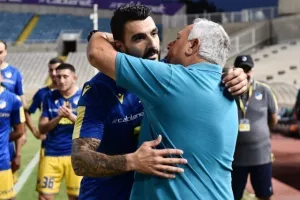 (ΒΙΝΤΕΟ/ΦΩΤΟΣ) Δακρυσμένος στο ΑΝΤΙΟ του ο ΜΕΡΚΗΣ
