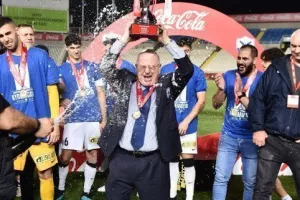 ΜΑΧΗΤΗΣ ο Πουλλαΐδης, πανηγύρισε με πυρσό το 1ο του τρόπαιο! (ΦΩΤΟΣ)