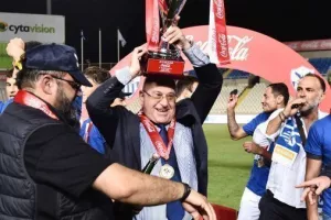 ΜΑΧΗΤΗΣ ο Πουλλαΐδης, πανηγύρισε με πυρσό το 1ο του τρόπαιο! (ΦΩΤΟΣ)