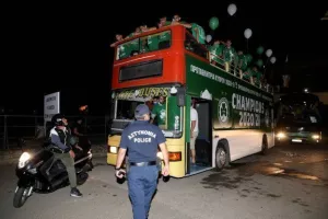 Πάρτι στο λεωφορείο! (φώτος)