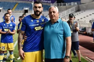 (ΒΙΝΤΕΟ/ΦΩΤΟΣ) Δακρυσμένος στο ΑΝΤΙΟ του ο ΜΕΡΚΗΣ