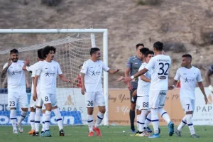 "Διπλό" στο "Στέλιος Κυριακίδης" και... έφυγαν για διακοπές! (φώτος)