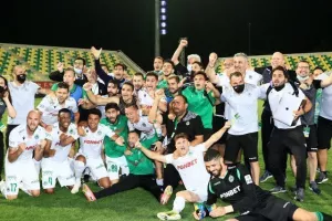 "Πράσινη" ανάρτηση με Queen και We Are The Champions