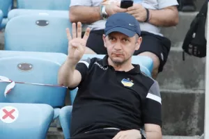 4 πρωτοκλασάτους/ΑΠΟΕΛ