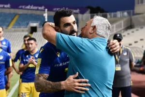 Ο κύριος Λάμπρος...
