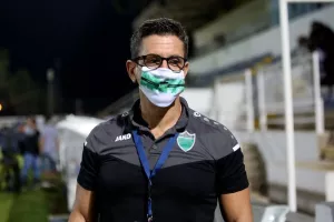 Κρίστοφερ... για "άστρα και σκοτάδι"