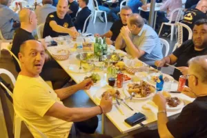 Τίμησαν Παπαϊωάννου και Σαββίδη οι ΑΕΚτζήδες (φώτος)