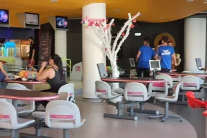 Ανορθωσιάτικο bowling (φώτος)