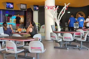 Ανορθωσιάτικο bowling (φώτος)