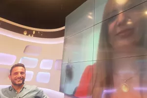 Φεύγει Αύγουστο