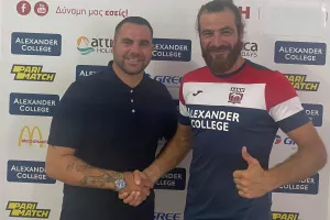 Ανακοίνωσε επτά ανανεώσεις 