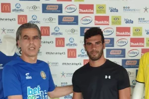 Ανανέωσε ο Χούτρης