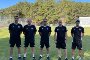 Tιμούρ - τιμ περιμένουν Λάφερτι στις Πλάτρες! 