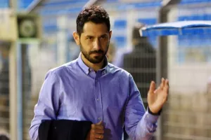 Ασχολούνται με πατήρ και υιό Πετράκη στην Ελλάδα
