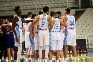 Εθνική: Έκοψε τέσσερις παίκτες ο Πιτίνο