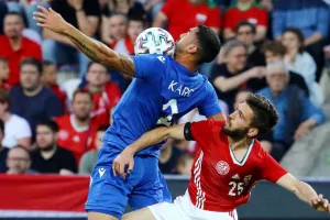 Nottingham Forest... ΑΠΟΕΛ