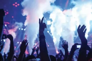 15 άτομα θετικά στον ιό - Διασκέδαζαν στο ίδιο νυκτερινό κέντρο