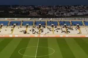 Εξετάζεται αύξηση πληρότητας στα γήπεδα ως κίνητρο για εμβολιασμούς