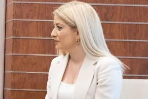 Η... νέα με τον πρώην
