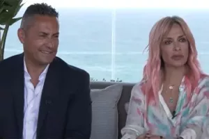 Η Άννα Βίσση τραγουδά ζωντανά για τα παιδιά