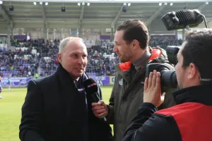 Από... ρεπόρτερ του Sky Sports στον πάγκο του Απόλλωνα