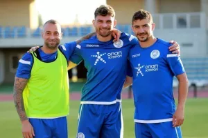 (ΦΩΤΟΣ) Μέσα Κατσαντώνης - Έκτορας Κυπριανού/ ΕΚΤΟΣ ο Λαΐφης (Η αποστολή της Εθνικής) 