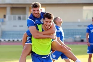 (ΦΩΤΟΣ) Μέσα Κατσαντώνης - Έκτορας Κυπριανού/ ΕΚΤΟΣ ο Λαΐφης (Η αποστολή της Εθνικής) 