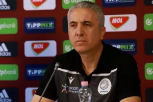 "Να αξιοποιήσουμε την παρουσία της ομάδας εδώ" (βίντεο) 