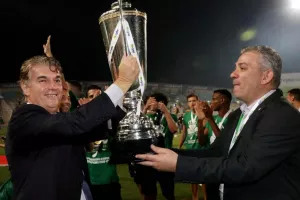 Σχόλιο για Παπασταύρου:" Έφερε οικονομική υγεία, ονειρεύομαι ομίλους του Τσάμπιονς Λιγκ"