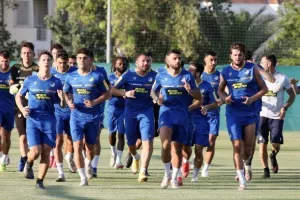 ΦΩΤΟΡΕΠΟΡΤΑΖ/Η πρώτη του... νέου ΑΠΟΕΛ