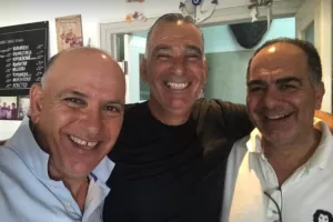 Ποδοσφαιροπαρέα!