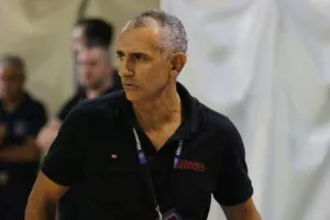 Έκλεισε προπονητή και 9 παίκτες η ΕΝΑΔ!