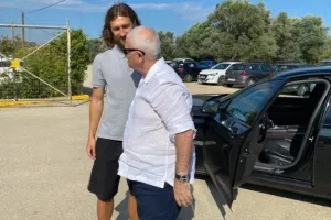 Στα Σπάτα για την «πρώτη» της ΑΕΚ ο Μελισσανίδης