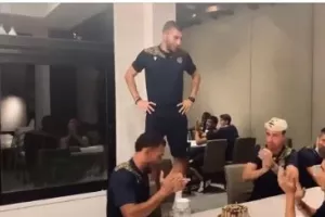 Τούρτα στον "Mr Riou"